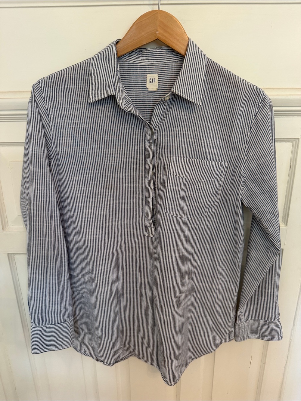GAP Women’s Blue & White Striped Long-Sleeve Shirt